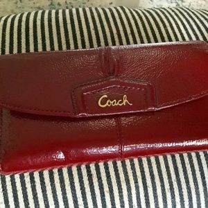 RARE Coach Ashley Red Patent Leather Trifold Wallet and checkbook holder❤️